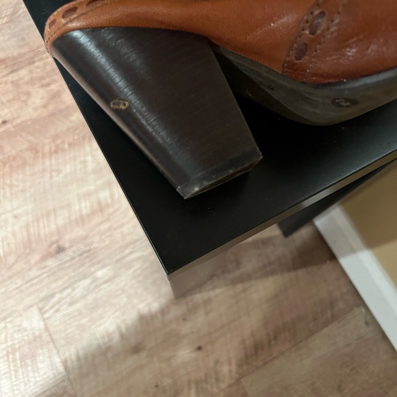 Shoes - Picture 4 of 4